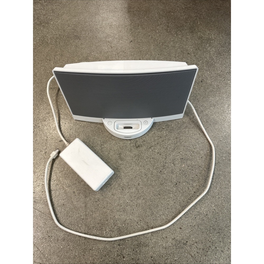 BOSE White SoundDock Speaker iPod Sound Dock W/ Power Strip W/O Plug-In UNTESTED